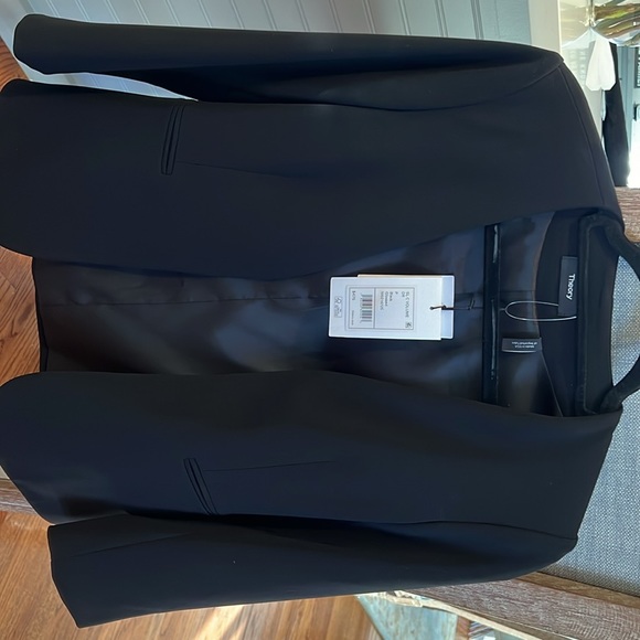 Brand New with Tags-Theory Crepe Blazer - Picture 4 of 7